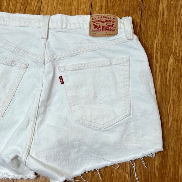 Levis 501 Women White Cutoff Denim Shorts Size 32 High Rise Button Fly Raw Hem - Picture 6 of 8